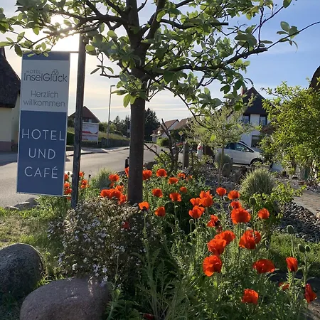 Inselglueck - Restaurant & Cafe 酒店 *